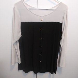 Tagless shirt with studded button details